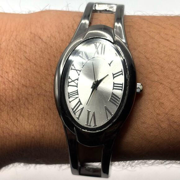 Vintage Black Cuff Watch - Picture 1 of 3